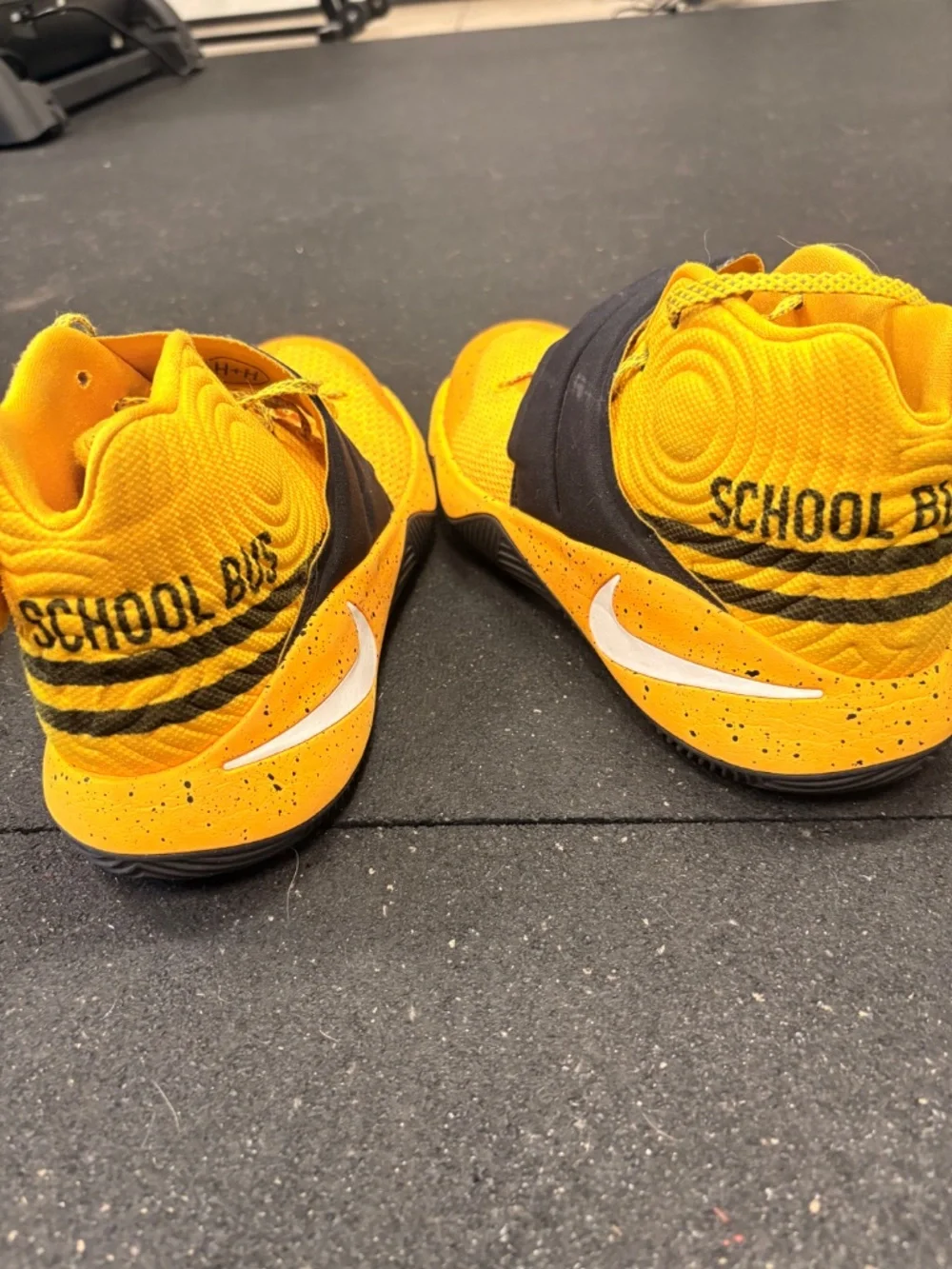 Nike Kyrie 2 School Bus PROMO SAMPLE Men’s Size 9 Unreleased RARE BVTN